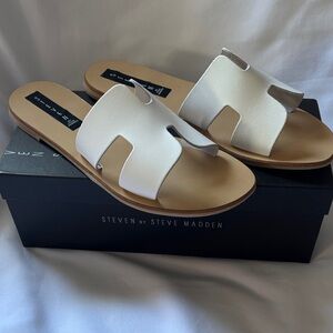 STEVEN by Steve Madden White Slide Sandals with Tan Footbed